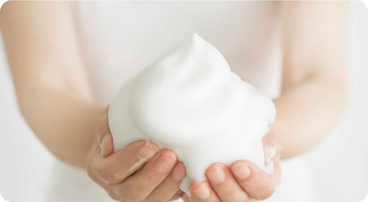 arau.baby's foam will help you clean your baby in an easy, effective way while protecting its skin.
